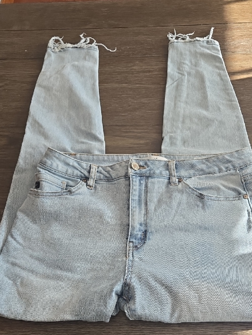 KanCan Light Wash Skinny Jeans with Frayed Ankles - Picture 2 of 7